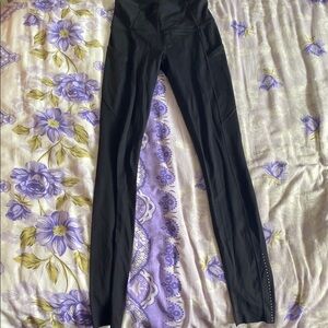 Black Lululemon tights with side pockets  XS